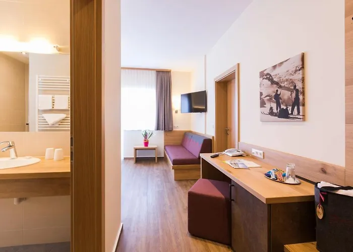 Panoramahotel Guertl هاوس إم إنيستال