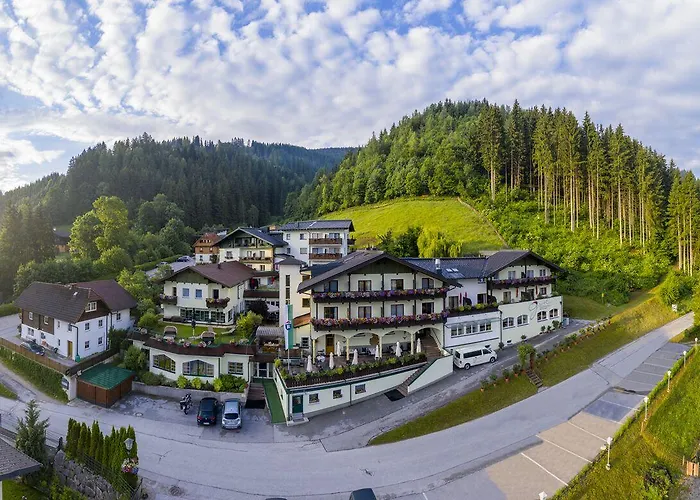 Panoramahotel Guertl فندق