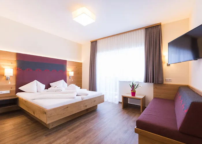 فندق Panoramahotel Guertl هاوس إم إنيستال