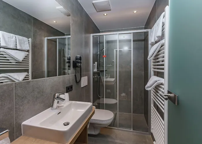 Panoramahotel Guertl 3* هاوس إم إنيستال