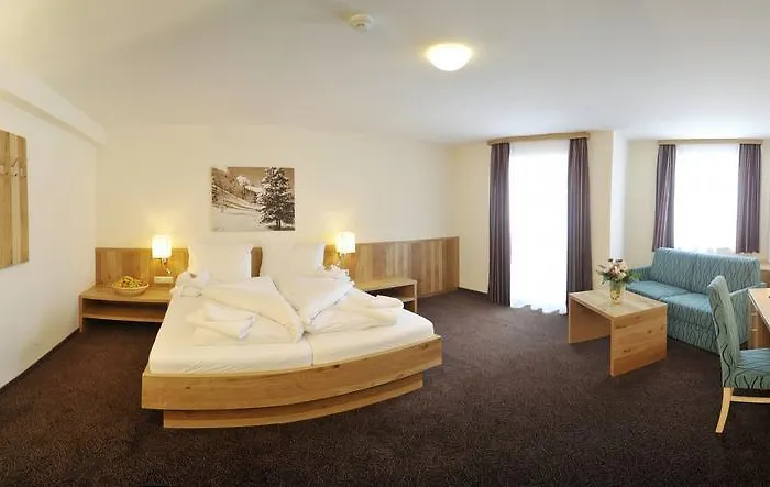 Panoramahotel Guertl فندق هاوس إم إنيستال